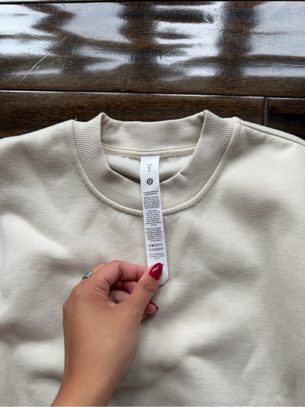 Lulu Steady State Crewneck - Picture 2 of 4